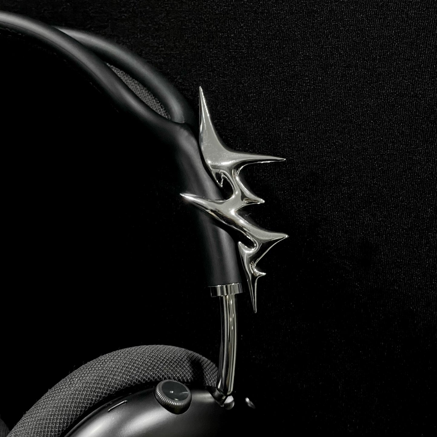 THE EON Small Silver Thorns